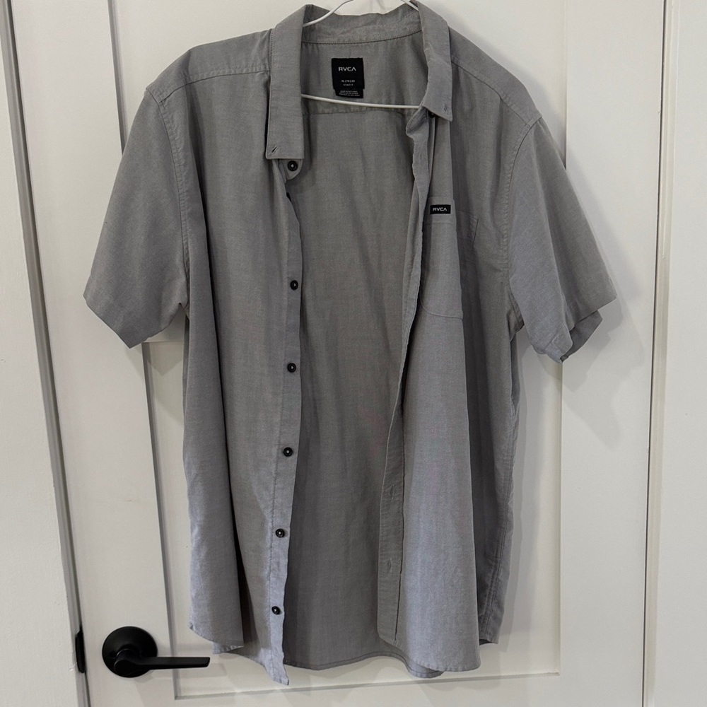 RVCA Light Gray Short Sleeve Button-Down Shirt